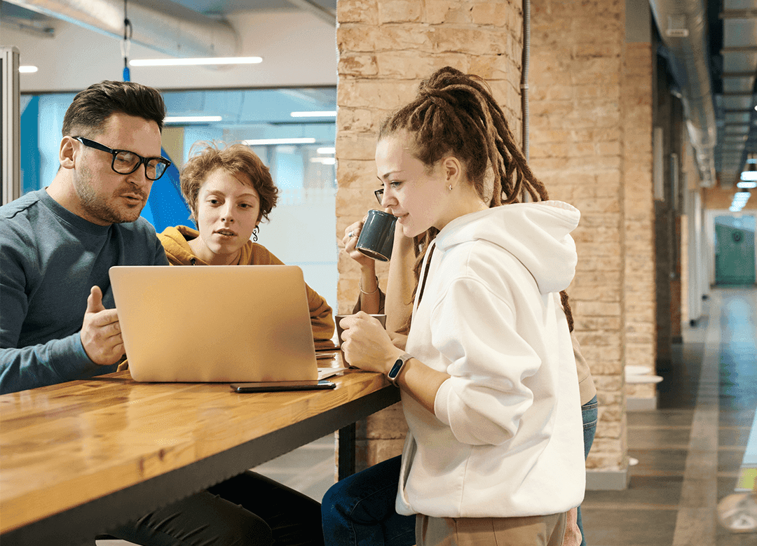 Tips to identify your target audience on LinkedIn. 