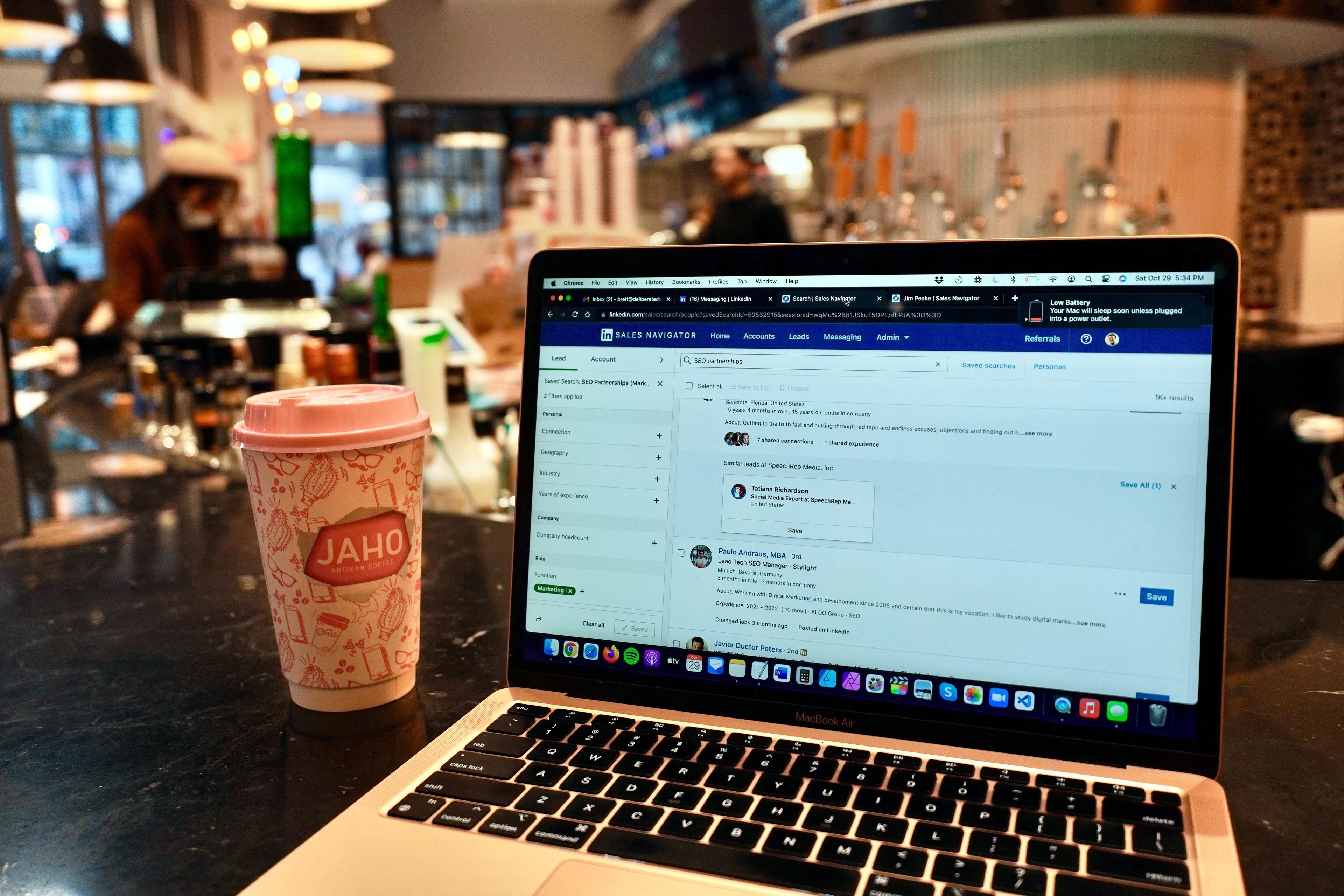 LinkedIn Sales Navigator Generative AI feature update